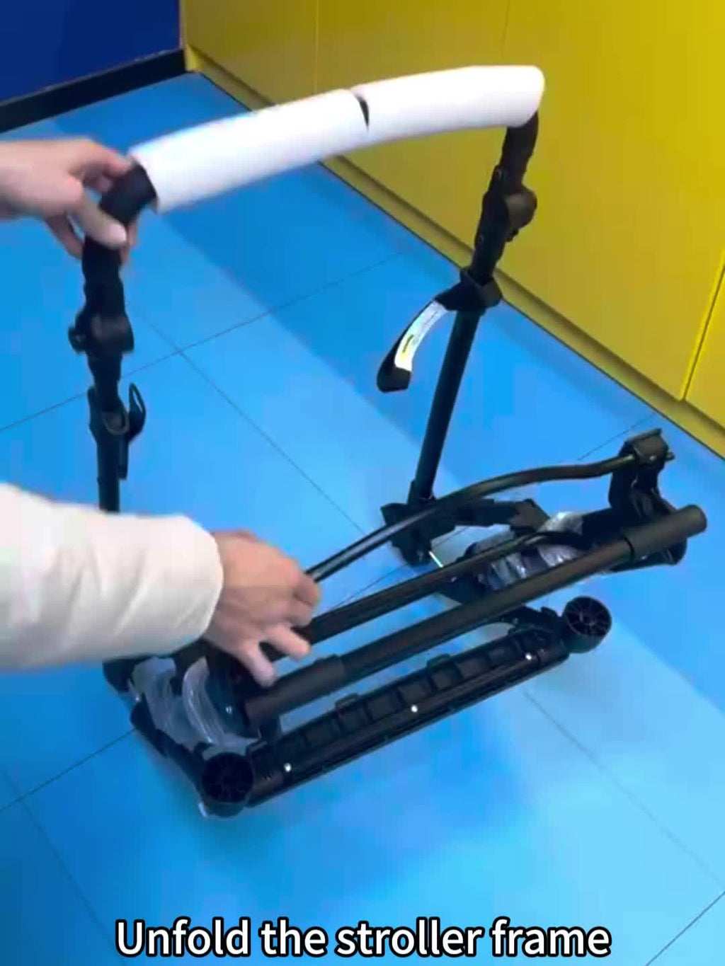 The Baby Stroller Can Be Folded with One Button and Is Super Portable, with Shock-absorbing Wheels Suitable for Various Road Conditions. It Is Very Convenient to Take It Home and Go Out with Your Baby.